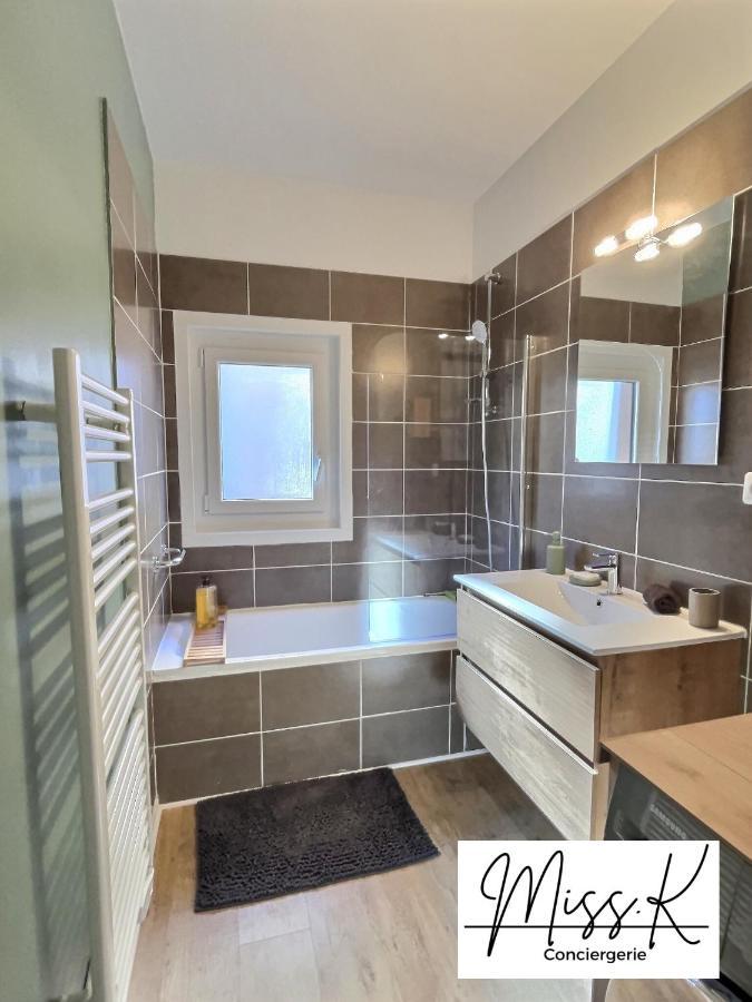 "La Fenetre Sur Le Marche" De Miss.K Conciergerie Apartment Châtillon-sur-Chalaronne Екстериор снимка