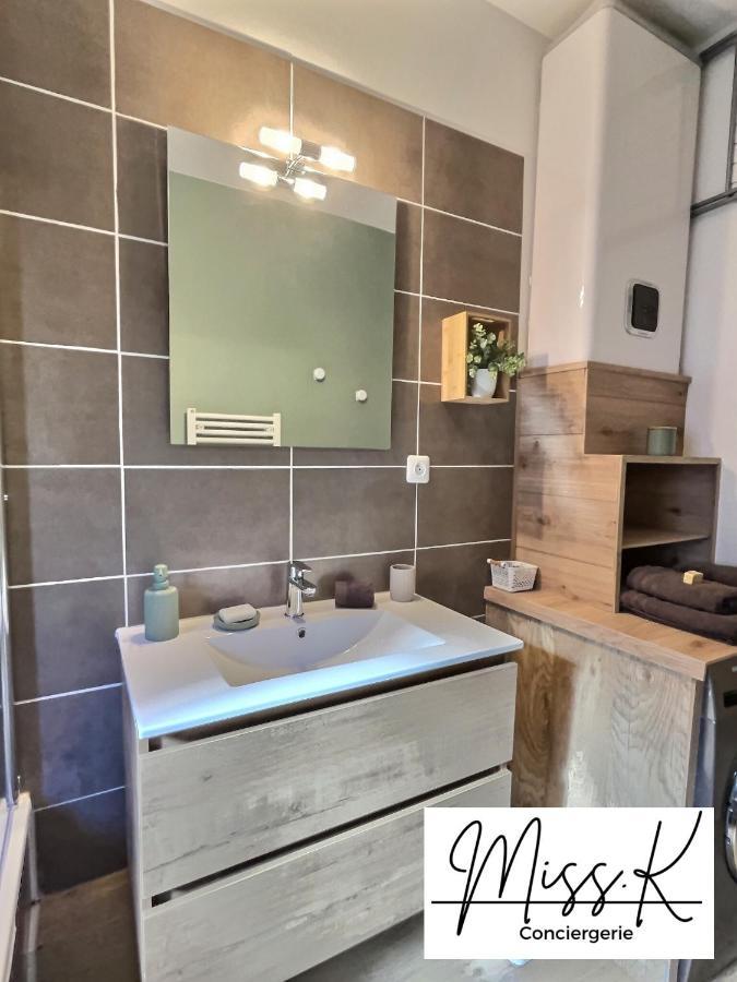 "La Fenetre Sur Le Marche" De Miss.K Conciergerie Apartment Châtillon-sur-Chalaronne Екстериор снимка